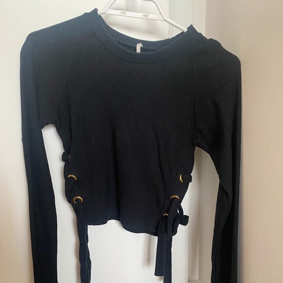 Areyouami Kai Black Cropped Side Tie Sweatshirt - Picture 3 of 4